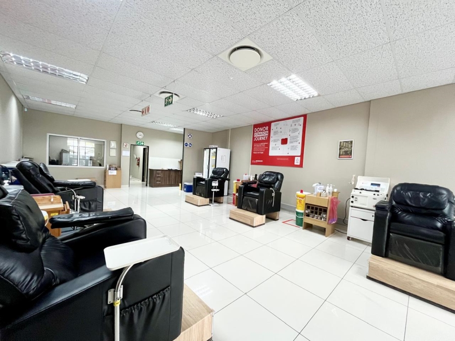 To Let commercial Property for Rent in Beacon Bay North Eastern Cape